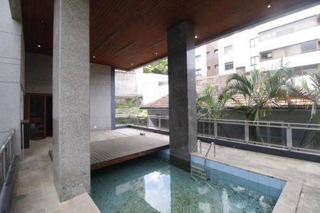 Apartamento à venda com 261m², 4 quartos e 2 vagasPiscina