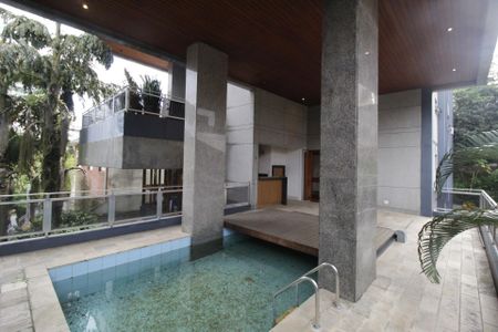 Apartamento à venda com 261m², 4 quartos e 2 vagasPiscina