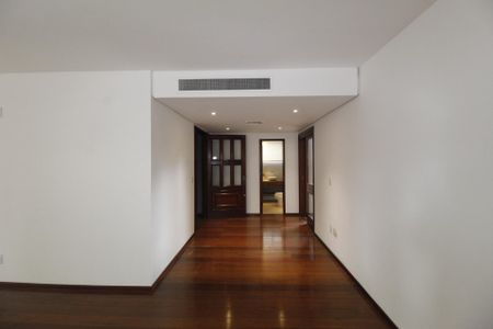 Apartamento à venda com 261m², 4 quartos e 2 vagasSala