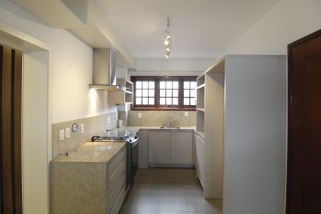 Apartamento à venda com 261m², 4 quartos e 2 vagasCozinha