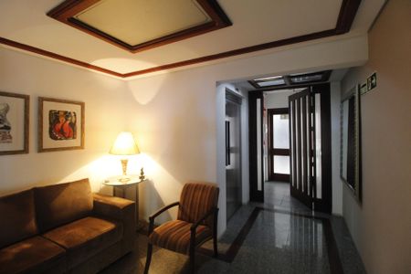 Apartamento à venda com 261m², 4 quartos e 2 vagasHall social