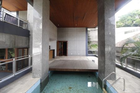 Apartamento à venda com 261m², 4 quartos e 2 vagasPiscina