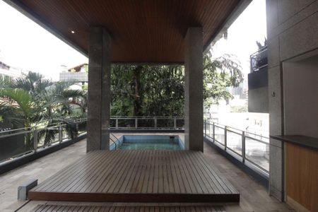 Apartamento à venda com 261m², 4 quartos e 2 vagasVaranda gourmet