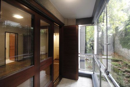 Apartamento à venda com 261m², 4 quartos e 2 vagasSacada