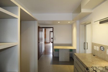 Apartamento à venda com 261m², 4 quartos e 2 vagasCozinha