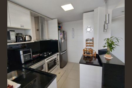 Apartamento à venda com 105m², 3 quartos e 2 vagasCozinha 