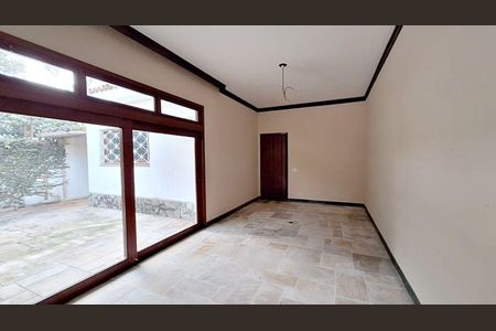 Casa à venda com 3 quartos, 450m² em Jardim Santa Helena, São Paulo