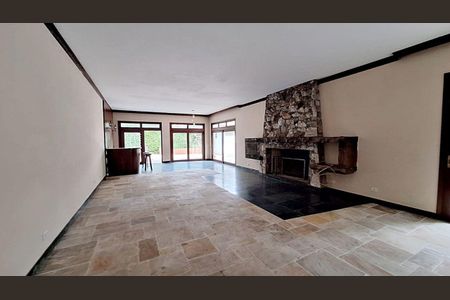 Casa à venda com 3 quartos, 450m² em Jardim Santa Helena, São Paulo