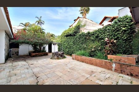 Casa à venda com 450m², 3 quartos e 4 vagas