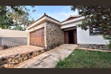 Casa à venda com 450m², 3 quartos e 4 vagas