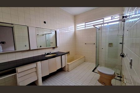 Casa à venda com 450m², 3 quartos e 4 vagas