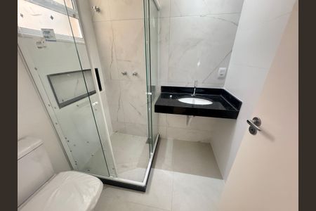 Apartamento à venda com 75m², 2 quartos e 1 vagaBanheiro da suíte 