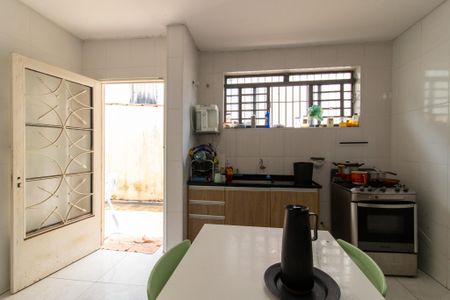 Casa à venda com 190m², 3 quartos e 4 vagas Casa à venda com 190m², 3 quartos e 4 vagasCozinha