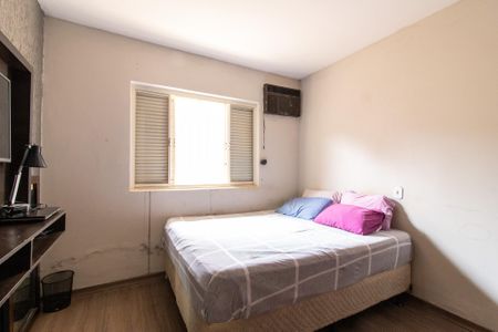 Casa à venda com 190m², 3 quartos e 4 vagas Casa à venda com 190m², 3 quartos e 4 vagasQuarto 2