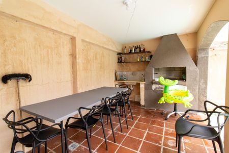 Casa à venda com 190m², 3 quartos e 4 vagas Casa à venda com 190m², 3 quartos e 4 vagasÁrea externa