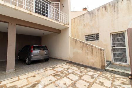 Casa à venda com 190m², 3 quartos e 4 vagas Casa à venda com 190m², 3 quartos e 4 vagasGaragem