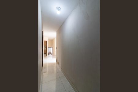 Casa à venda com 190m², 3 quartos e 4 vagas Casa à venda com 190m², 3 quartos e 4 vagasCorredor