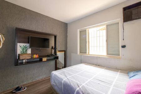 Casa à venda com 190m², 3 quartos e 4 vagas Casa à venda com 190m², 3 quartos e 4 vagasQuarto 2