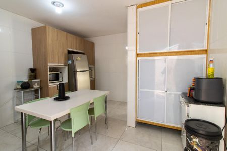 Casa à venda com 190m², 3 quartos e 4 vagas Casa à venda com 190m², 3 quartos e 4 vagasCozinha
