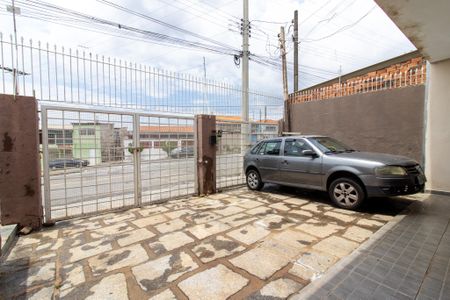 Casa à venda com 190m², 3 quartos e 4 vagas Casa à venda com 190m², 3 quartos e 4 vagasGaragem