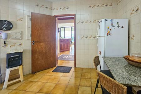 Apartamento para alugar com 160m², 3 quartos e 2 vagas Apartamento para alugar com 160m², 3 quartos e 2 vagasCozinha