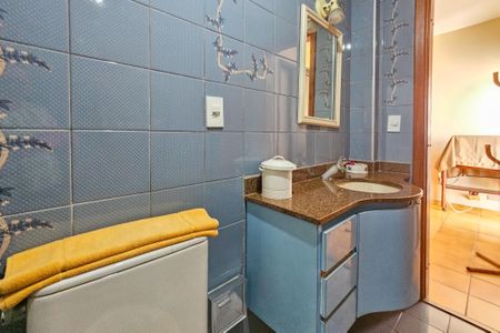 Apartamento para alugar com 160m², 3 quartos e 2 vagas Apartamento para alugar com 160m², 3 quartos e 2 vagasBanheiro da suíte 1