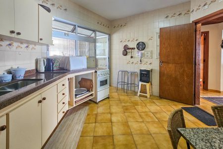 Apartamento para alugar com 160m², 3 quartos e 2 vagas Apartamento para alugar com 160m², 3 quartos e 2 vagasCozinha