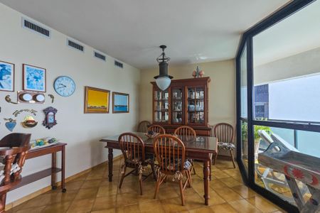 Apartamento para alugar com 160m², 3 quartos e 2 vagas Apartamento para alugar com 160m², 3 quartos e 2 vagasSala