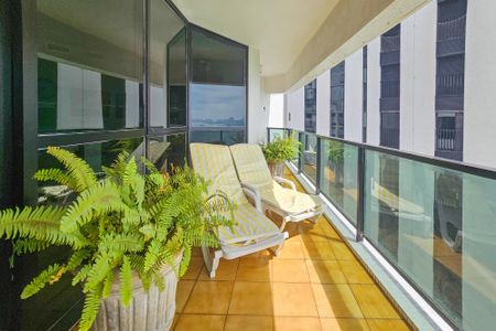 Apartamento para alugar com 160m², 3 quartos e 2 vagas Apartamento para alugar com 160m², 3 quartos e 2 vagasVaranda Sala