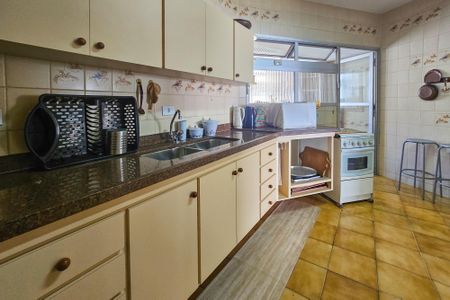 Apartamento para alugar com 160m², 3 quartos e 2 vagas Apartamento para alugar com 160m², 3 quartos e 2 vagasCozinha