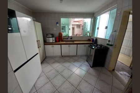 Casa à venda com 160m², 3 quartos e 1 vagaFoto 02