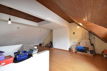 Casa para alugar com 179m², 3 quartos e 2 vagasSótão