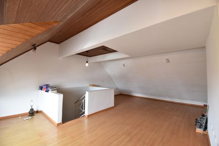 Casa para alugar com 179m², 3 quartos e 2 vagasSótão