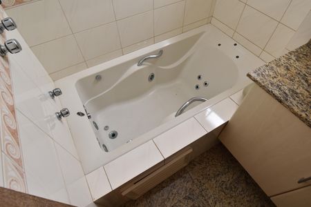 Casa para alugar com 179m², 3 quartos e 2 vagasBanheiro da Suíte