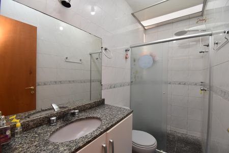 Casa para alugar com 179m², 3 quartos e 2 vagasBanheiro Social