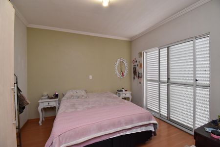 Casa para alugar com 179m², 3 quartos e 2 vagasSuíte