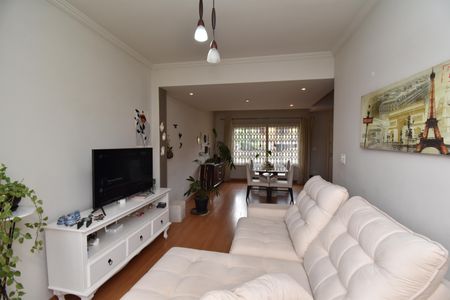 Casa para alugar com 179m², 3 quartos e 2 vagasSala