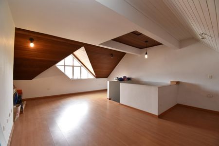 Casa para alugar com 179m², 3 quartos e 2 vagasSótão