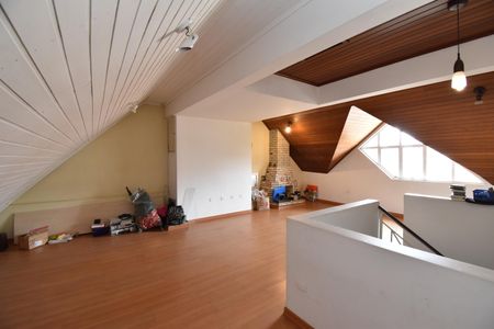 Casa para alugar com 179m², 3 quartos e 2 vagasSótão