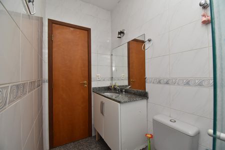 Casa para alugar com 179m², 3 quartos e 2 vagasBanheiro Social