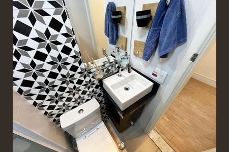 Apartamento à venda com 135m², 3 quartos e 3 vagas Apartamento à venda com 135m², 3 quartos e 3 vagasBanheiro