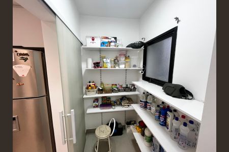 Apartamento à venda com 135m², 3 quartos e 3 vagas Apartamento à venda com 135m², 3 quartos e 3 vagasDespensa