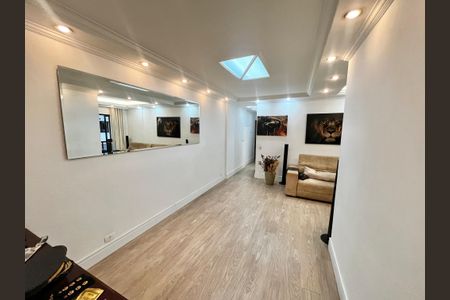 Apartamento à venda com 135m², 3 quartos e 3 vagas Apartamento à venda com 135m², 3 quartos e 3 vagasSala