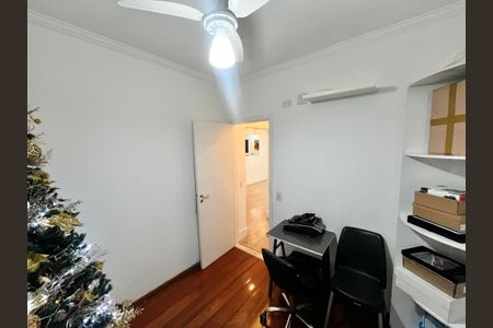 Apartamento à venda com 135m², 3 quartos e 3 vagas Apartamento à venda com 135m², 3 quartos e 3 vagasQuarto 2