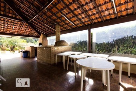 Apartamento à venda com 135m², 3 quartos e 3 vagas Apartamento à venda com 135m², 3 quartos e 3 vagasÁrea comum - Churrasqueira