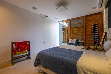 Apartamento à venda com 240m², 2 quartos e 3 vagasSuíte 2