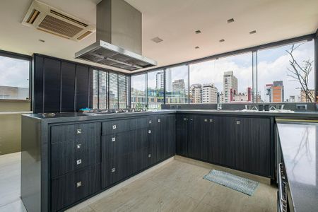 Apartamento à venda com 240m², 2 quartos e 3 vagasCozinha