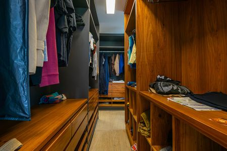 Apartamento à venda com 240m², 2 quartos e 3 vagasSuíte 1