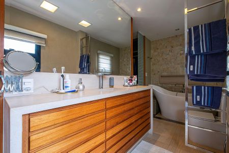 Apartamento à venda com 240m², 2 quartos e 3 vagasSuíte 1