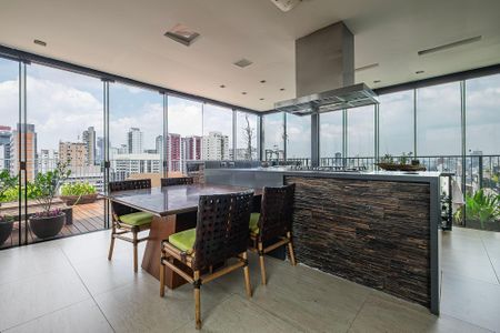 Apartamento à venda com 240m², 2 quartos e 3 vagasCozinha